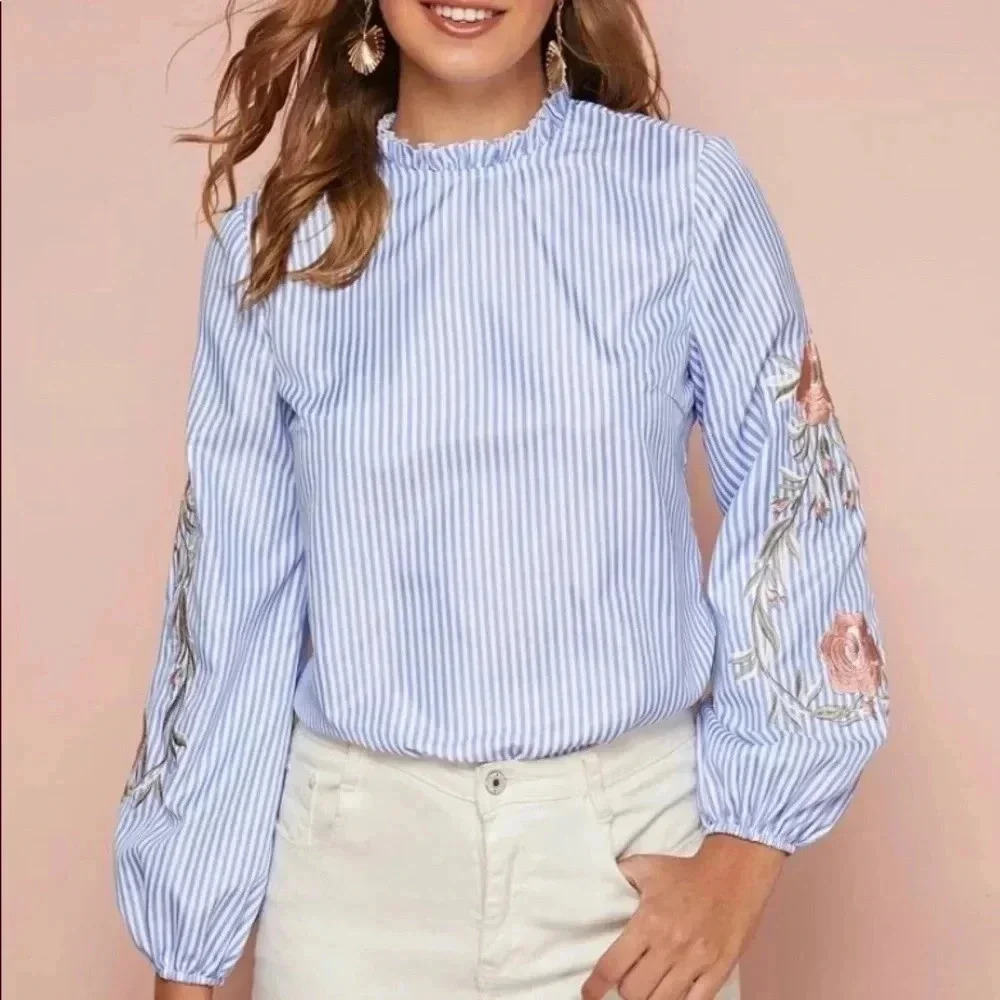 Ruffles Nick  Blouse with embroidered sleeve - Picture 2 of 7